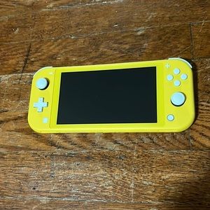 Nintendo Switch Lite (Yellow) With Traveling Case and Charger
